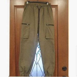 Olive green high waisted women cargo pants.